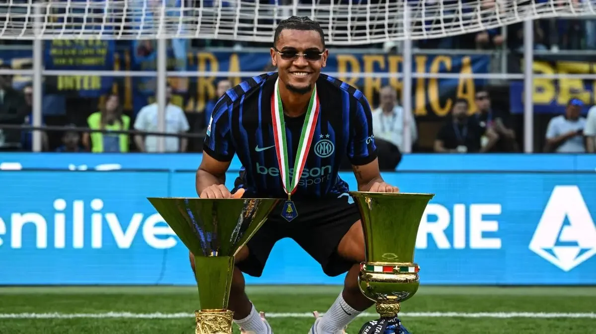 Akanji Welcomes Stones to Inter: 'Welcome Brother'