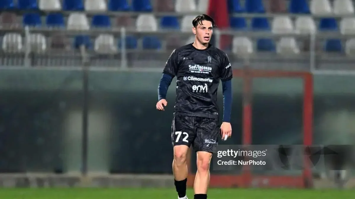 Bari Signs Niccolò Cocetta from Crotone