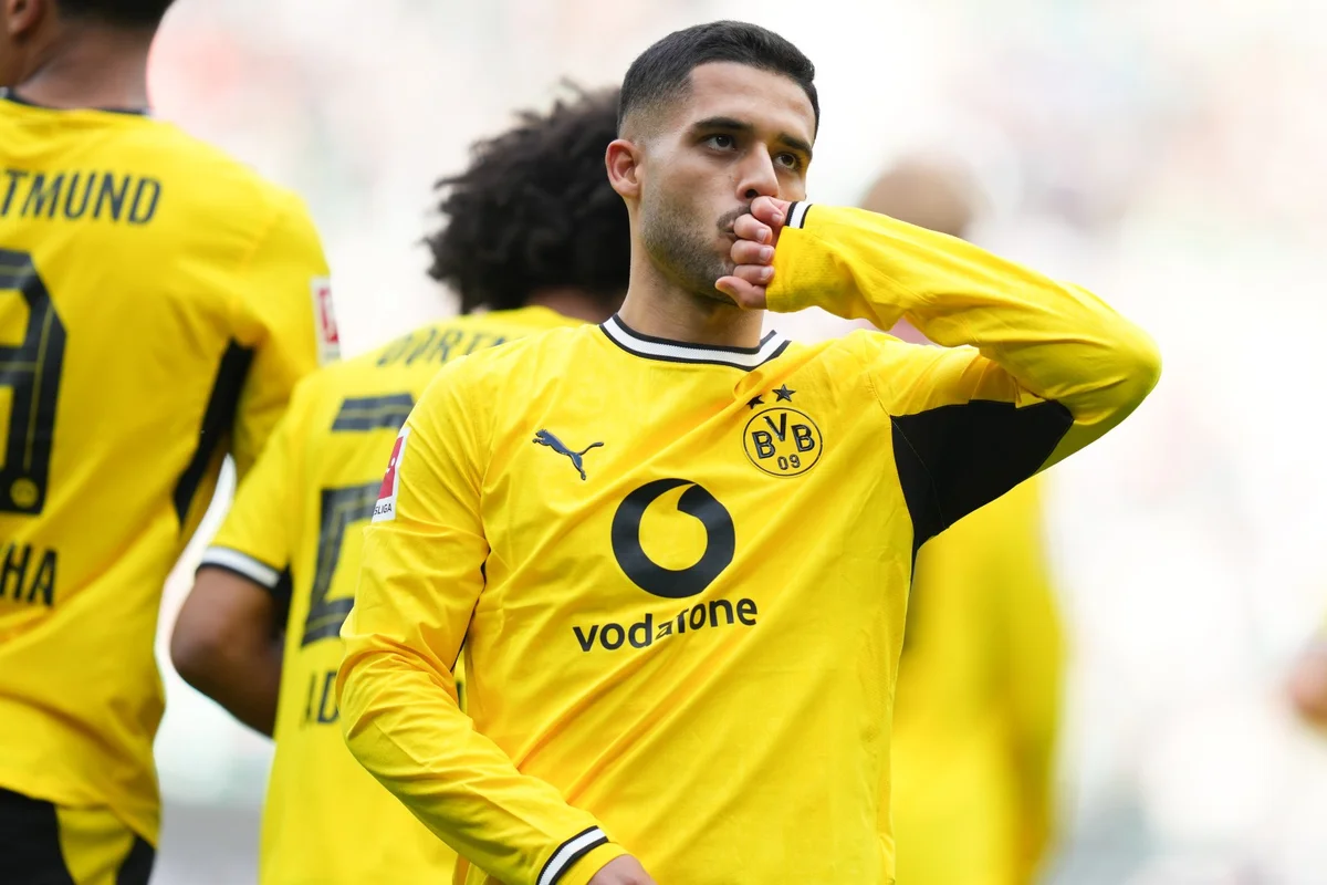 Borussia Dortmund Faces Dilemma with Yan Couto Transfer