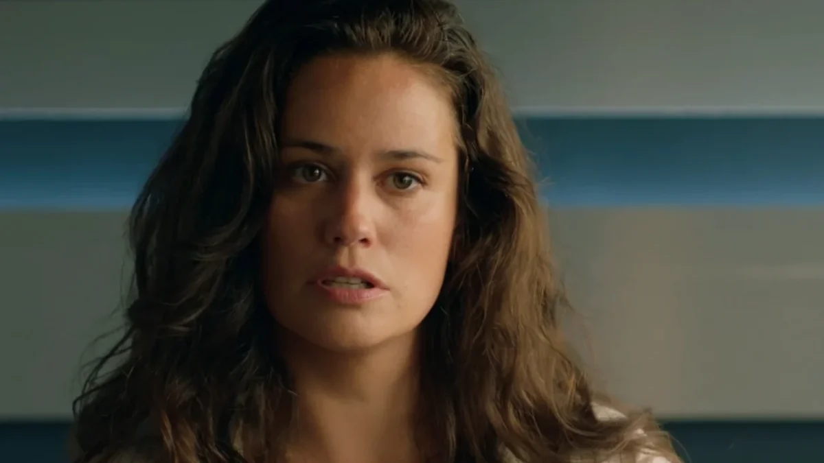 Demain nous appartient: Is Astrid Deceiving Victoire to Evade the Police?